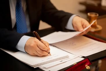 doações-em-vida-x-testamento-qual-a-melhor-opção-para-o-seu-planejamento-sucessório